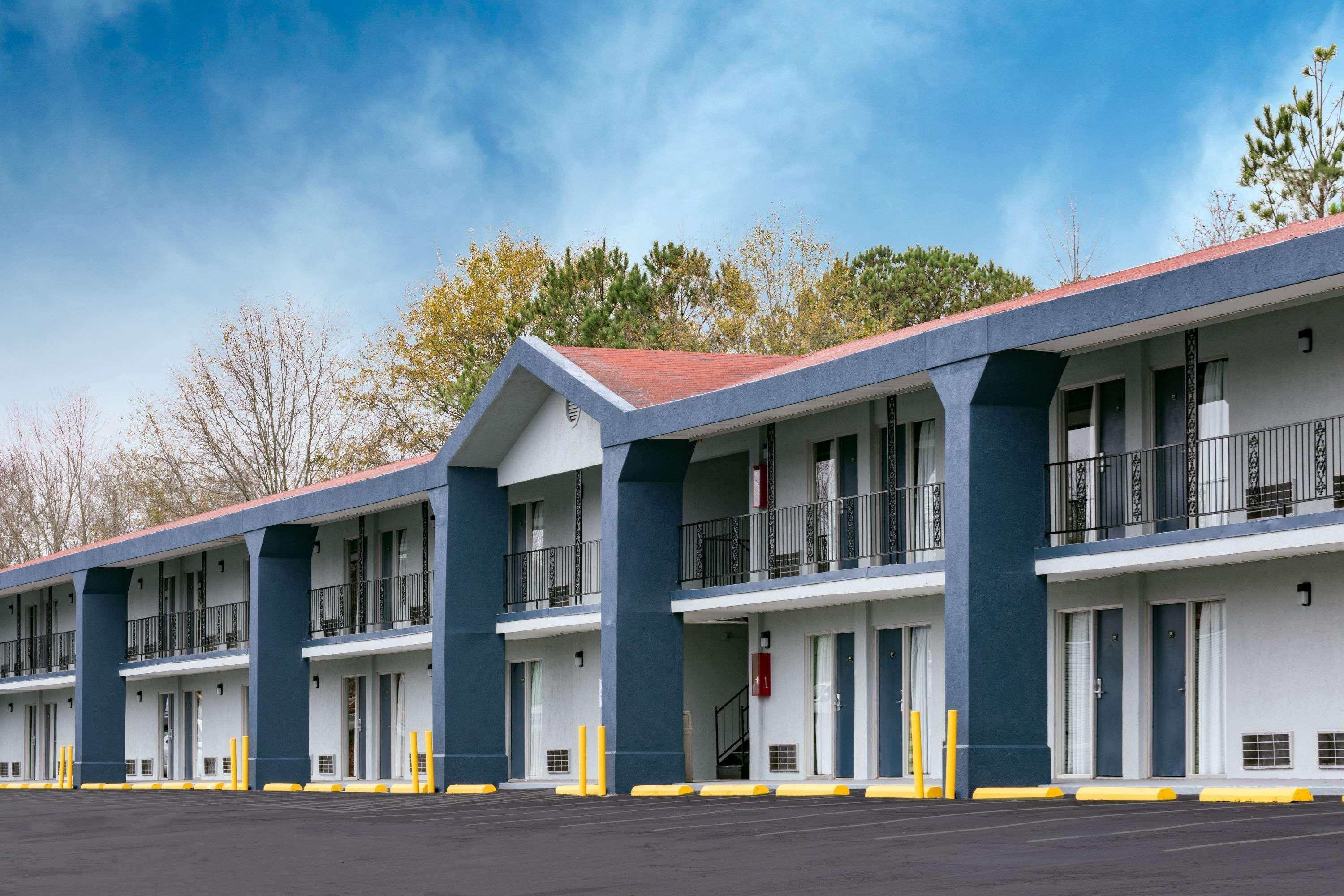 Motel Super 8 By Wyndham Locust Grove Esterno foto