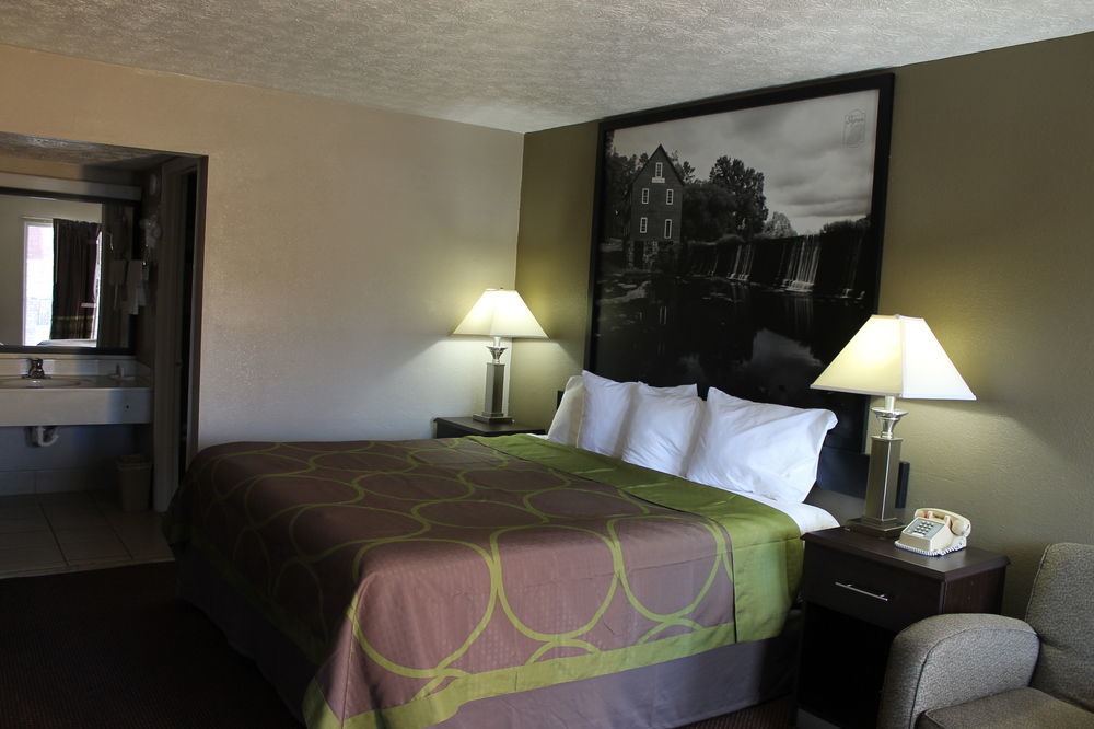 Motel Super 8 By Wyndham Locust Grove Esterno foto