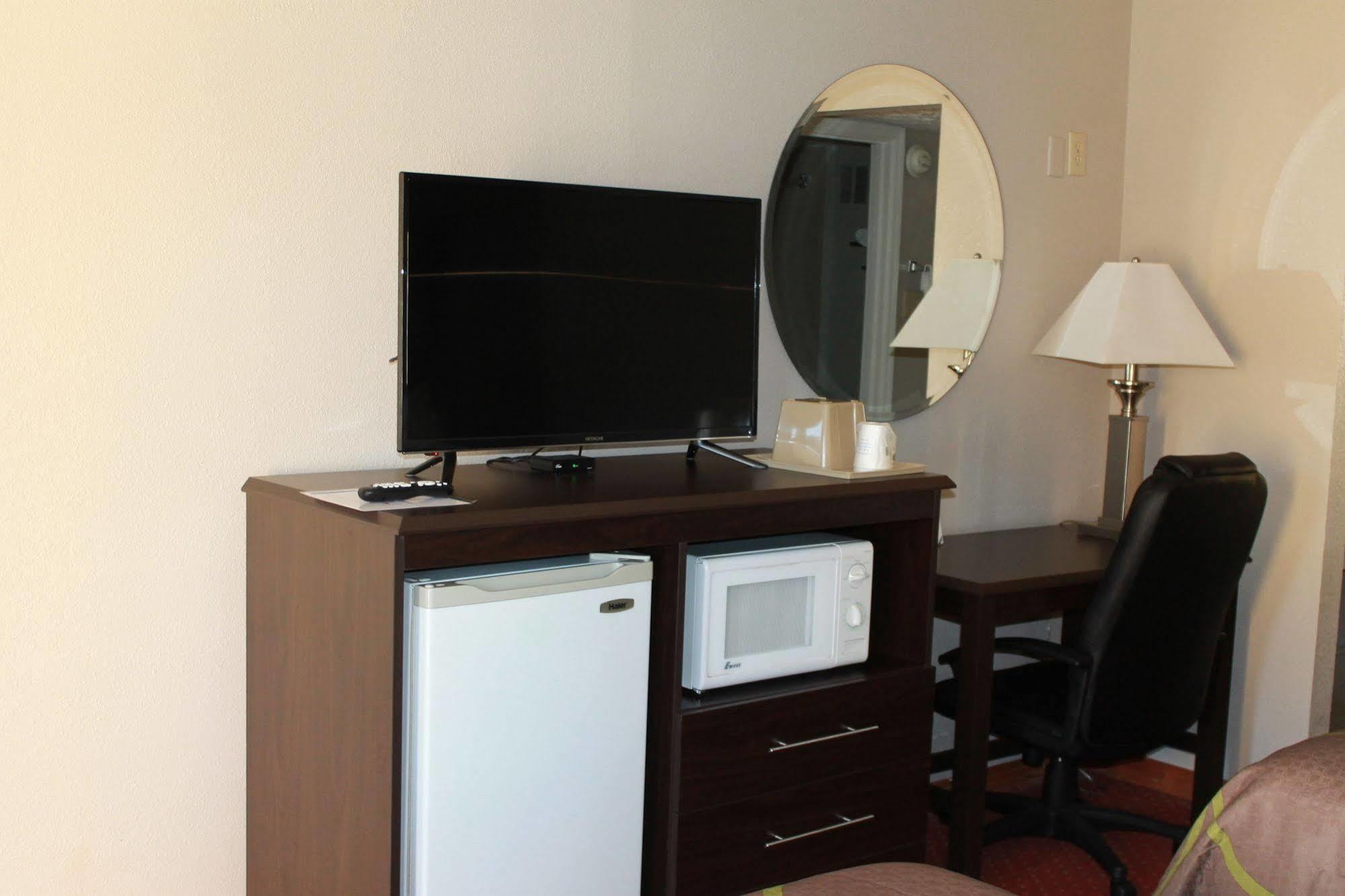 Motel Super 8 By Wyndham Locust Grove Esterno foto